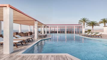 Seasonal outdoor pool, sun loungers