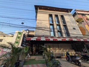 Front of property - Hotel Glory By Seasons (Indore)