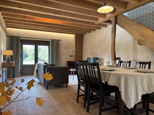 Gîte Écologique Accueillant en Sologne Bourbonnaise, Animaux Acceptés, Parking