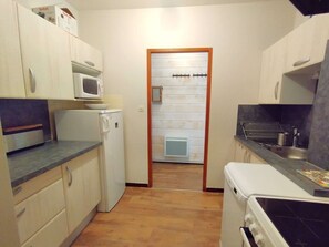 Coffee/tea maker, microwave, oven, stovetop - T3 for 6 people with balcony in Saint-Lary-Soulan (Saint-Lary-Soulan)