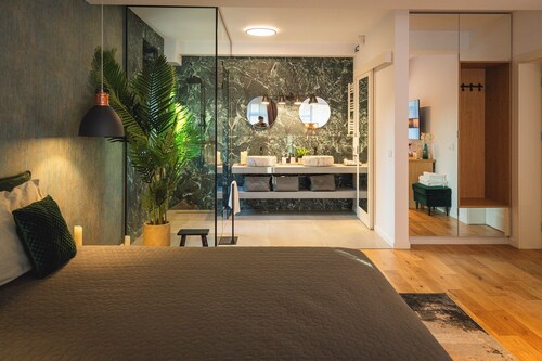 Vasiloaica Guesthouse – 3 En-suite Bedrooms & Authentic Charm