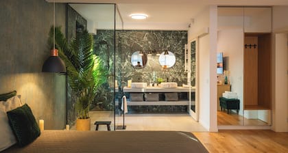 Vasiloaica Guesthouse â 3 En-suite Bedrooms & Authentic Charm