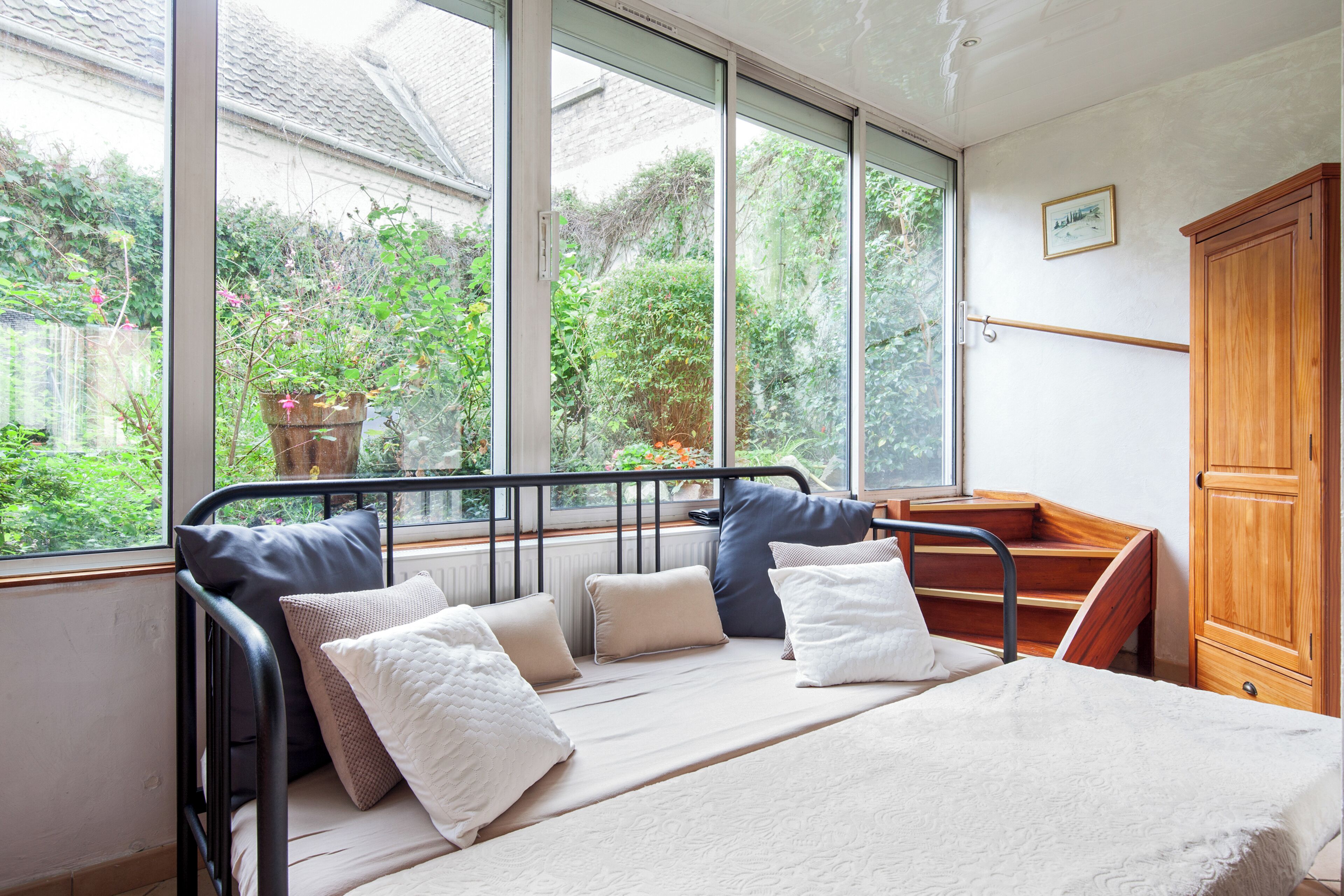 Strykejern/-brett, internettilgang og sengetøy