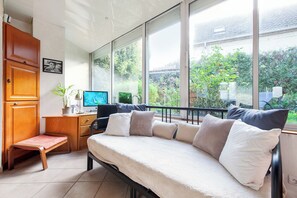 Living area - HOUSE IN THE MOAT (Gravelines)