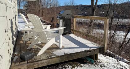 Cozy 1-bedroom chalet in beautiful Stowe with AC