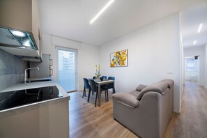 Interior - GuestHost - Cozy 69 sqm apartment, located on the first floor of a building without an elevator.The accommodation is situated in a strategic location, allowing you to reach the main points of interest within a short walking distance or by public transpor (Udine)