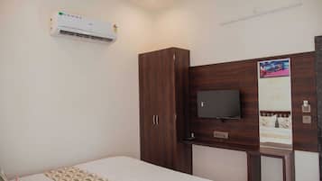 办公桌、免费 WiFi