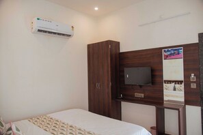 Desk, free WiFi - Uday Horizon Resort (Nedaliya)