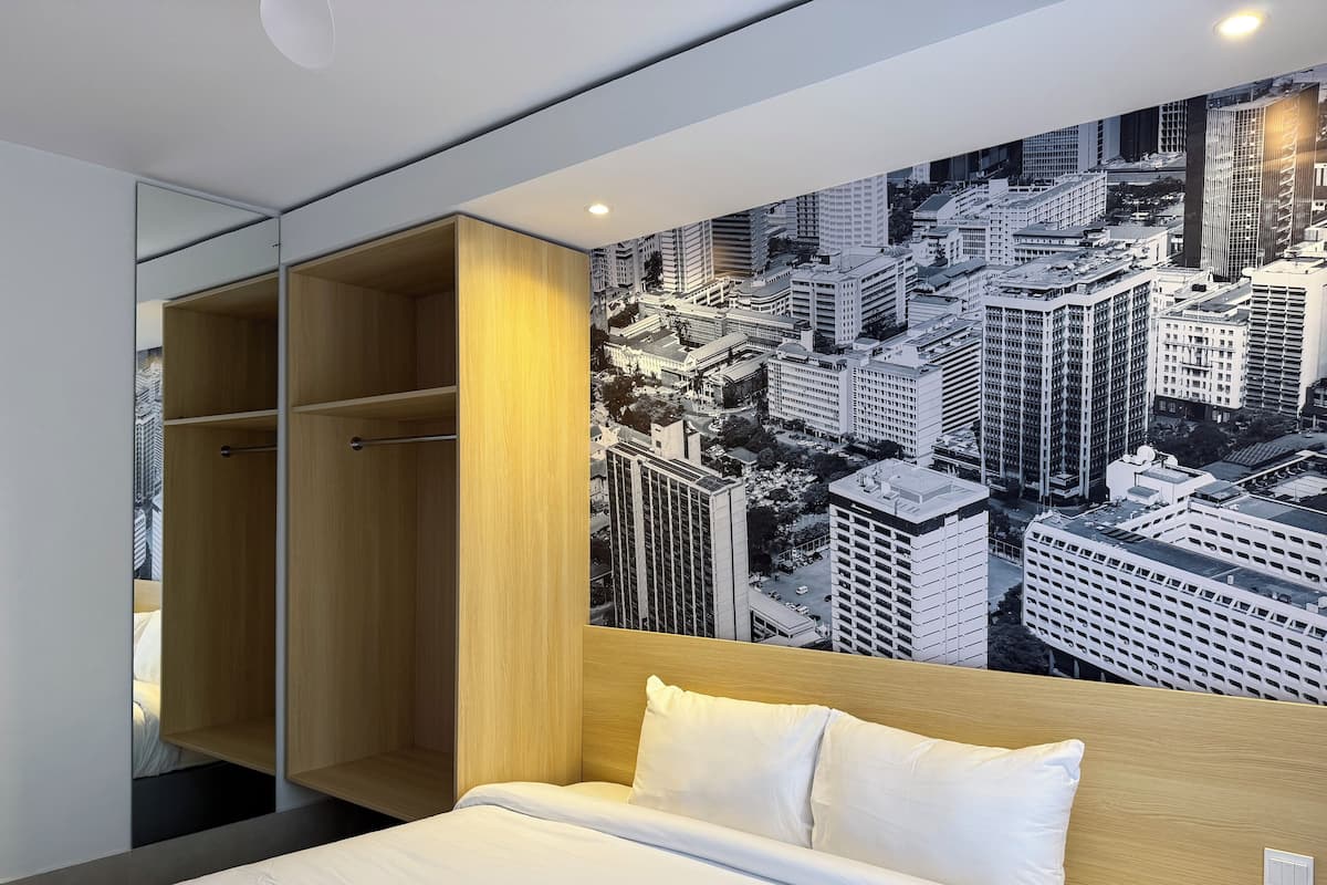 Suite | Laptop workspace, free WiFi, bed sheets