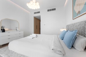House - Stayshort - Modern 1BR in MOG 194 That Sleeps 2 (Dubai)
