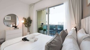 Room - Stayshort - Chic Studio in Lago Vista That Sleeps 4 (Dubai)
