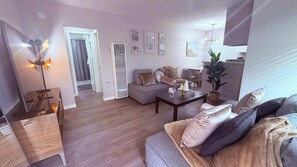 1 bedroom - Oneluxstay 1BR Home Near the Beach (Redondo Beach)