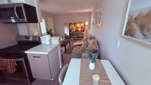 Exterior - Oneluxstay 1BR Home Near the Beach (Redondo Beach)