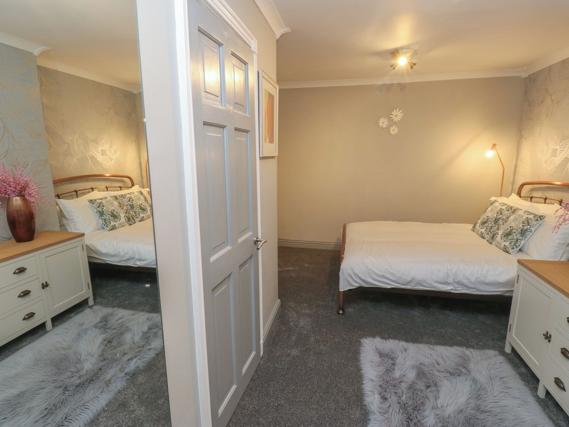 2 bedrooms, individually decorated, individually furnished, free WiFi