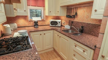 Cookware/dishes/utensils