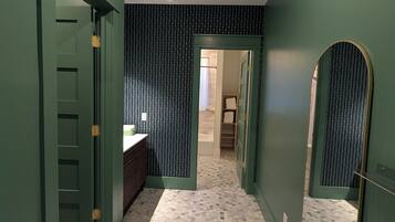 Suite #2 | Bathroom | Combined shower/bathtub, hair dryer, towels, soap