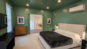 Panoramic Suite, City View | Iron/ironing board, free WiFi