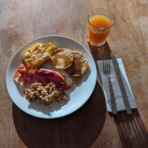 Desayuno de autoservicio incluido todos los días 
