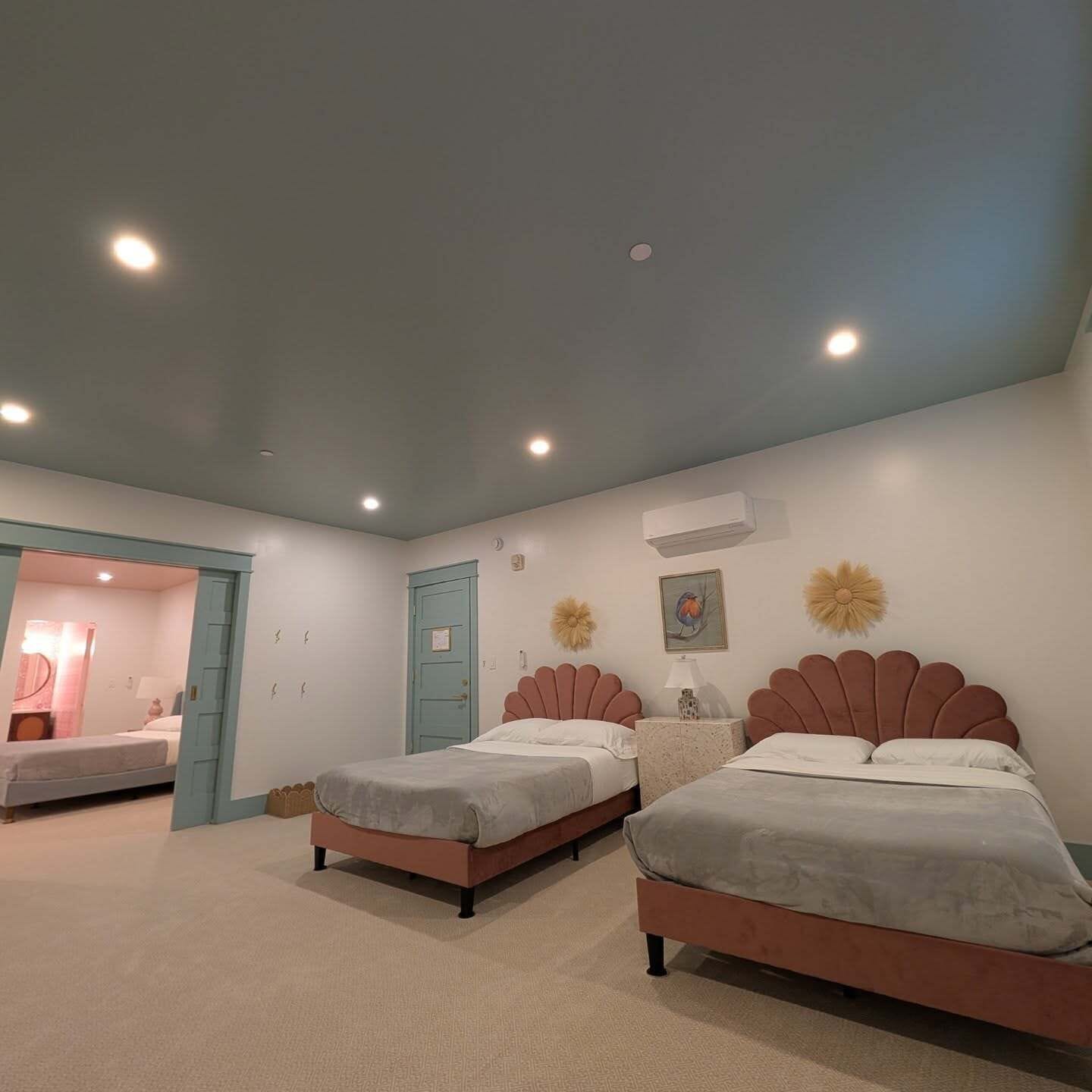 Suite familiar, no fumadors, vistes al jardí | Planxa i posts de planxar i wifi gratuïta 