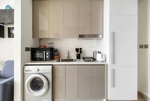 Private kitchen - Studio Minutes to Downtown (Dubai)