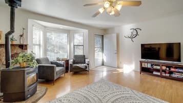 House (3 Bedrooms) | Depan hartanah