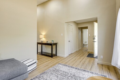 3 Mi to Dtwn Temple: Group-ready Home w/ Yard