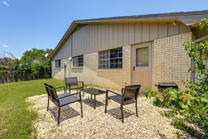 House (5 Bedrooms) | Interior - 3 Mi to Dtwn Temple: Group-ready Home w/ Yard (Temple)