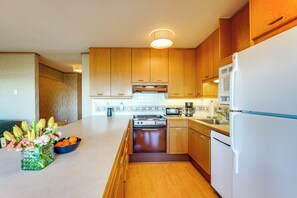 Interior - Stunning Ocean Views! Oregon Coast Condo (Gearhart)