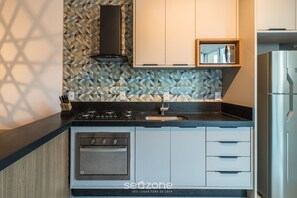 Basic Apartment | Private kitchen - Apts in a Condominium Just 550 Meters From Pereque Beach Etps (Porto Belo)