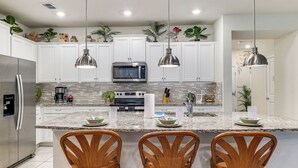 Apartment (5 Bedrooms) | Interior - Windsor Island Resort w/ Pool: 11 MI to WDW (Davenport)