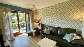 Televisión, reproductor de DVD y estéreo