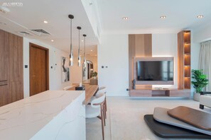 Interior - Modern Apartment + City Views  Downtown Dubai (Dubai)