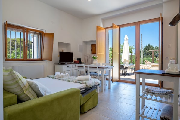 1 habitación, tabla de planchar con plancha, wifi y ropa de cama 