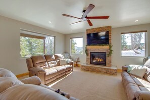 House (5 Bedrooms) | Interior