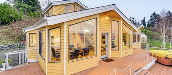 Uninterrupted Water Views! Whidbey Island Getaway