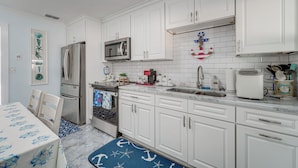 House (2 Bedrooms) | Interior - Steps to Madeira Beach! Modern Family Getaway (Madeira Beach)