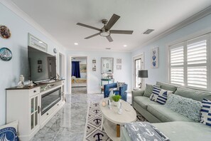 House (2 Bedrooms) | Interior - Steps to Madeira Beach! Modern Family Getaway (Madeira Beach)