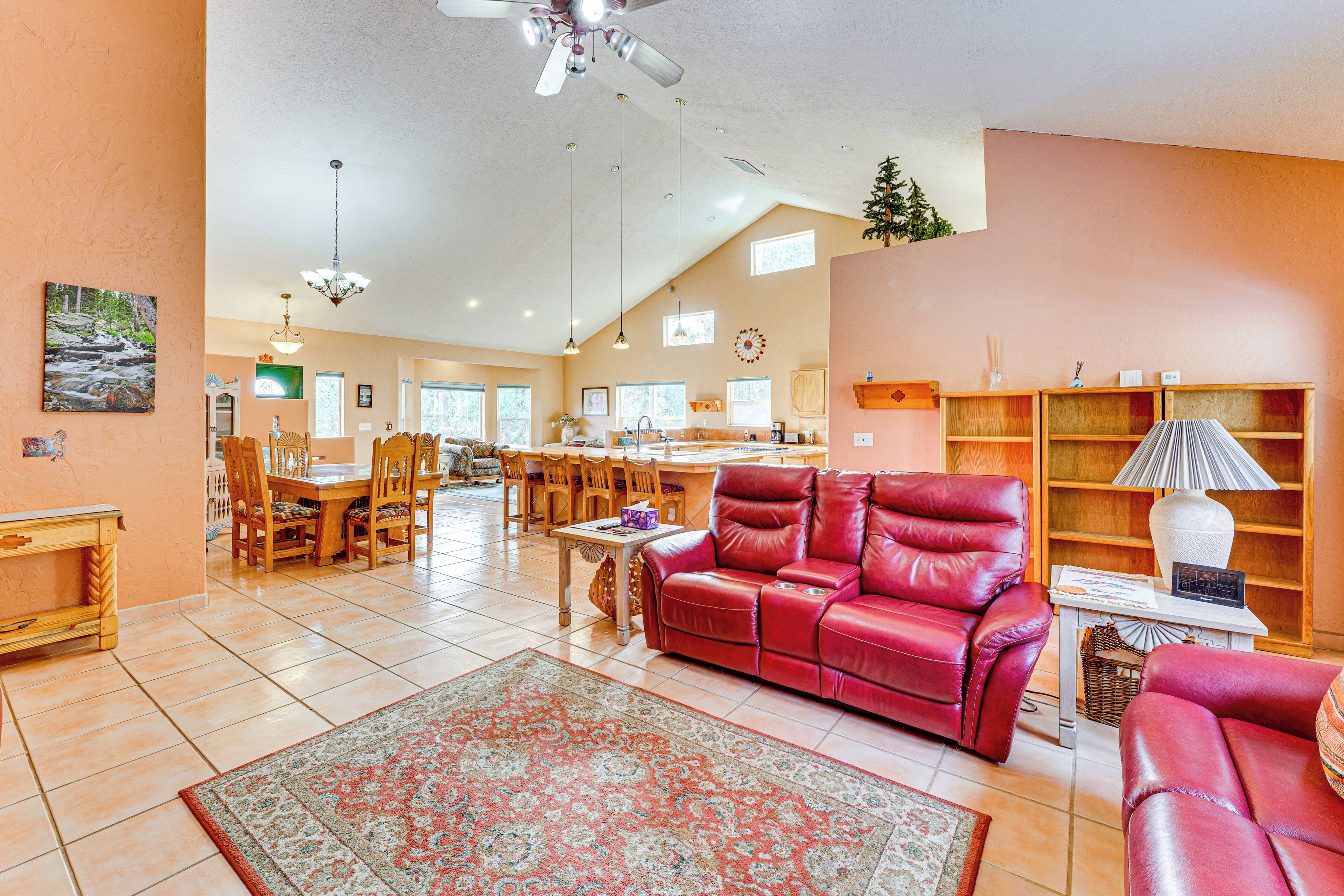 House (3 Bedrooms) | Interior