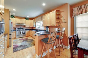 House (3 Bedrooms) | Interior - 2 Mi to Bethany Beach! Spacious Family Retreat (Ocean View)
