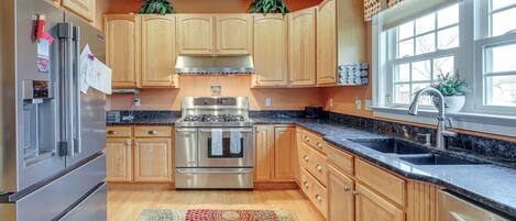 House (3 Bedrooms) | Interior