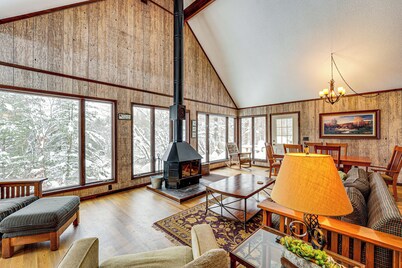 Pere Marquette Riverfront Retreat, Fish On-site!