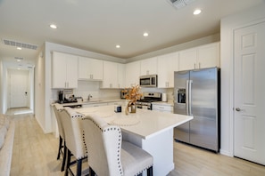 House (3 Bedrooms) | Interior