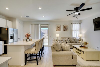 3 Mi to Casino Del Sol! Home w/ Dog-friendly Yard