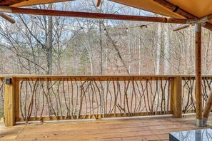 House (4 Bedrooms) | Interior - 16 Mi to Lookout Mtn: Glamping Tent w/ Hot Tub (Trenton)