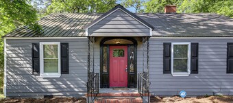 Walk to AH Stephens State Park! Pet-friendly Home