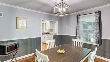 House (3 Bedrooms) | Interior