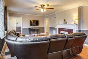 House (3 Bedrooms) | Interior - Walk to AH Stephens State Park! Pet-friendly Home (Crawfordville)