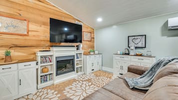 House (1 Bedroom) | Interior