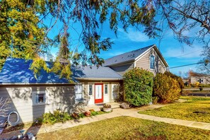 Interior - Renovated Forbestown Home w/ Fenced Yard! (Lakeport)