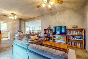Interior - Renovated Forbestown Home w/ Fenced Yard! (Lakeport)
